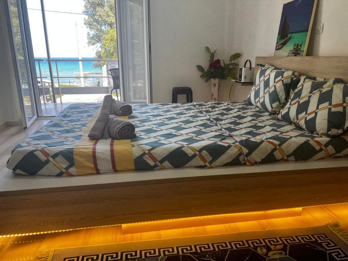 Seaview Room With Share Some Place Athens Exterior photo